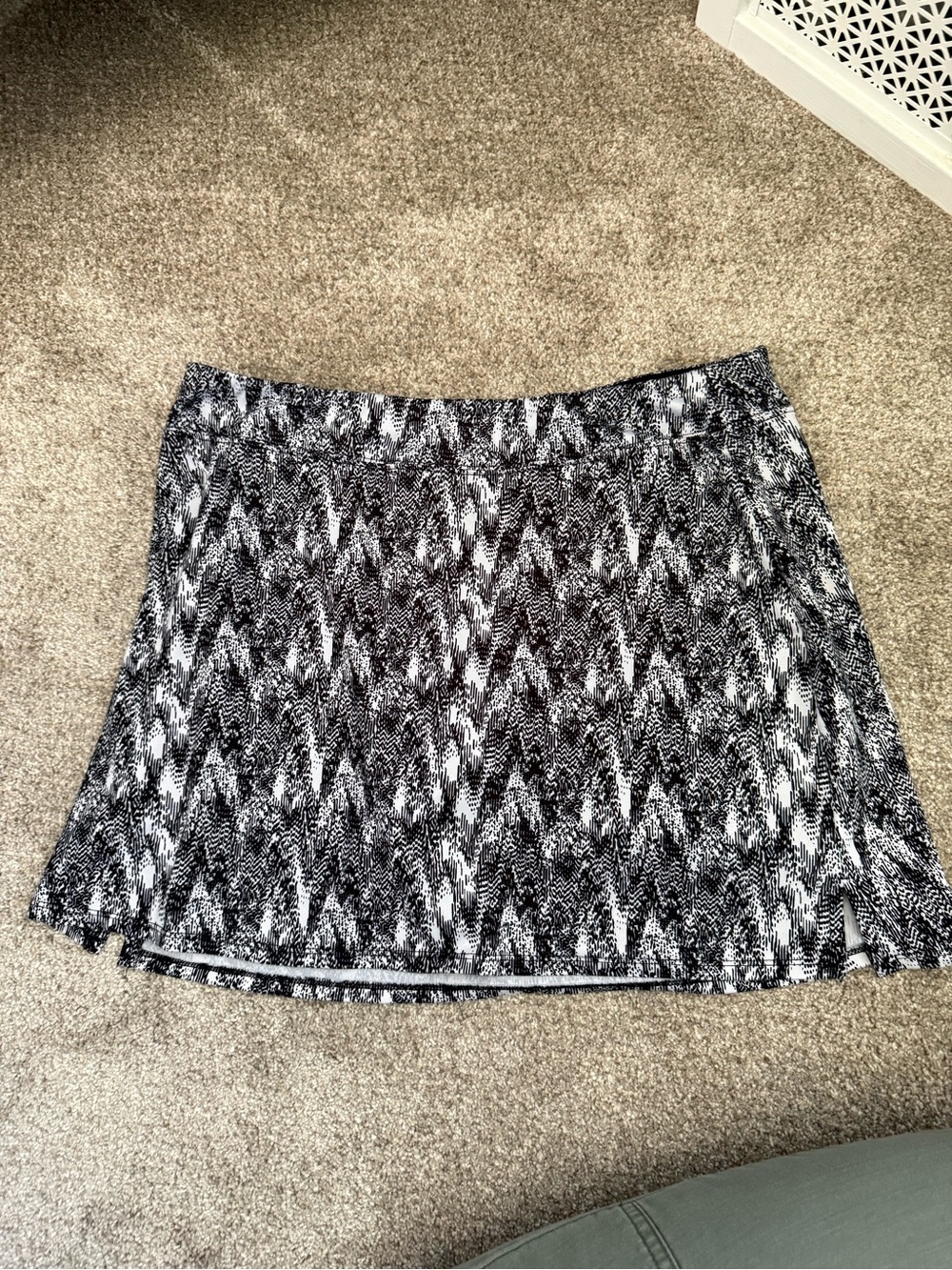 Tranquility by Colorado Clothing Black & White Patterned Skort